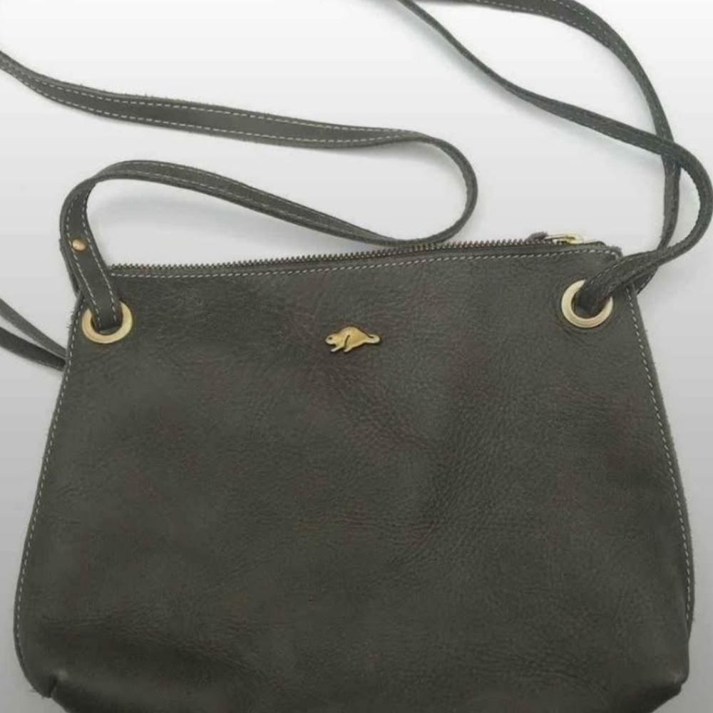 Roots genuine leather cross body purse, Olive green